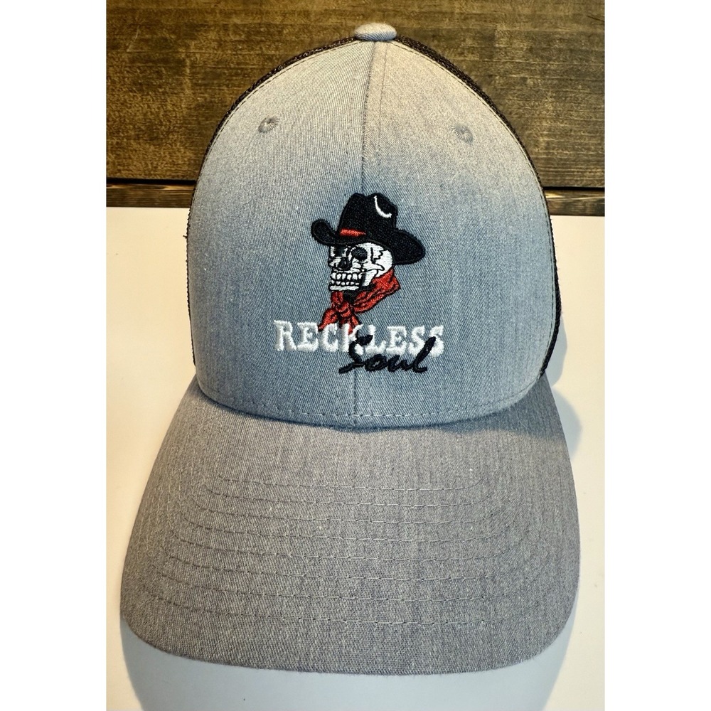 Reckless Heart Embroidered Skull Snap-Back Ball Cap - The Classics Yupoong Gray‎